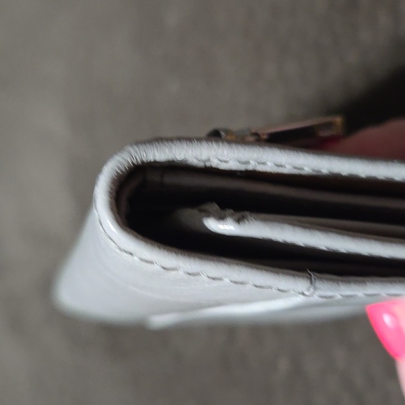 Compact Wallet - Picture 8 of 9